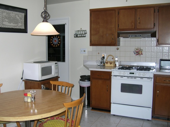 kitchen_002.jpg