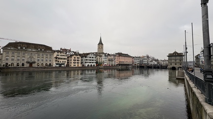 253090E7-D217-4AFA-B7D3-EE63204D4A8C 4 5005 c