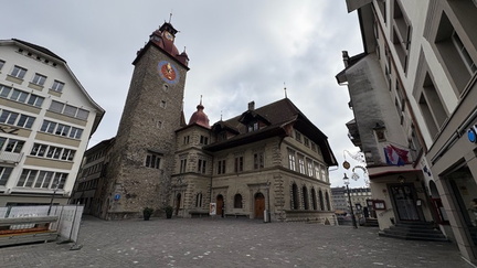 127A8D62-6351-4FB9-9A53-296316BE0251 4 5005 c