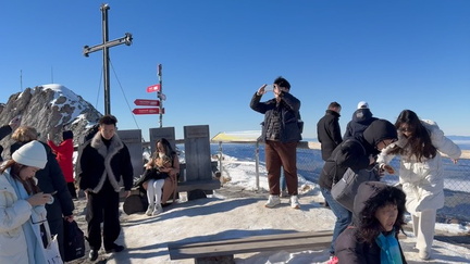 FF697586-873E-4F5E-BD07-040EFFA9AAB2 4 5005 c