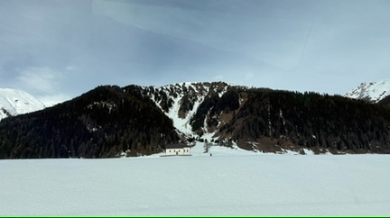 E5DC7435-B6ED-443C-8C50-691430411F9F 4 5005 c