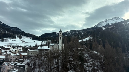 5C80D693-D1A3-4B3C-892B-702F16A1DEDB 4 5005 c