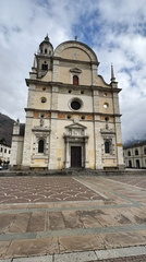 125FF538-CC05-4632-B0AB-EE5AD3311D2E 4 5005 c