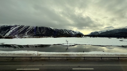 B9424EBC-0BDA-4689-90E9-A60255E52A6D 4 5005 c